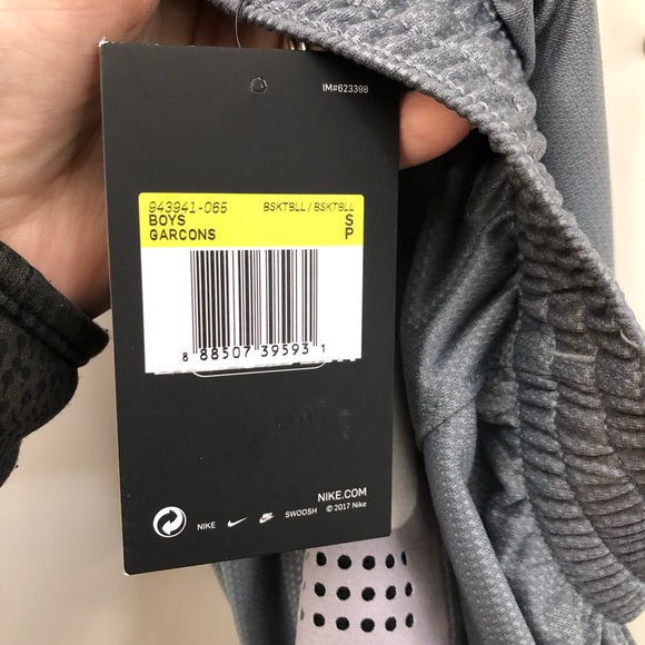 NWT Nike Elite youth basketball shorts - Picture 10 of 10